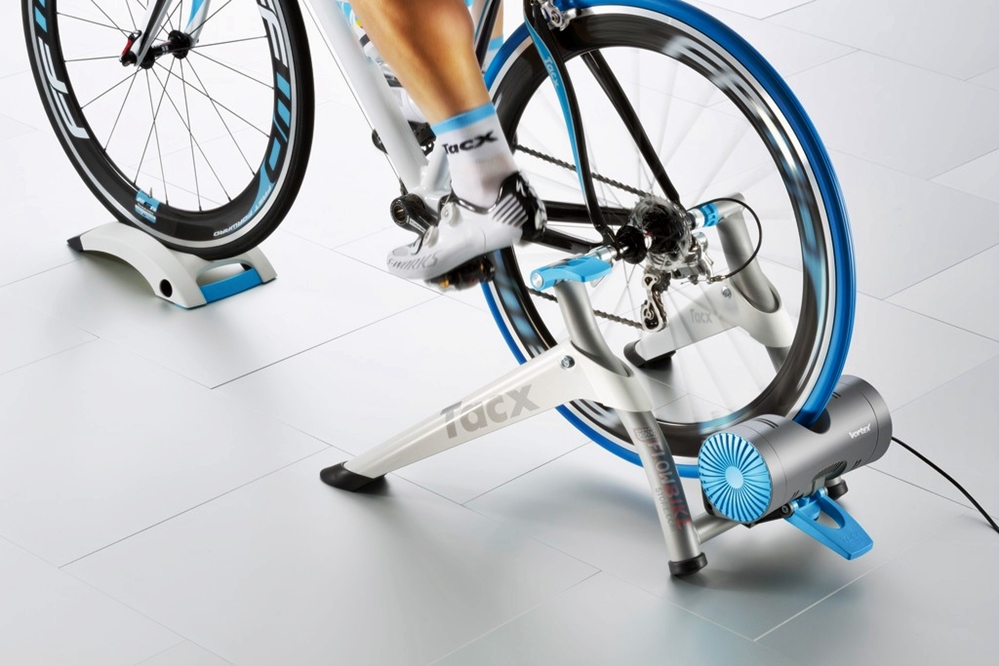 Virtual Reality Roller Bike Trainer Tacx iVortex T2170